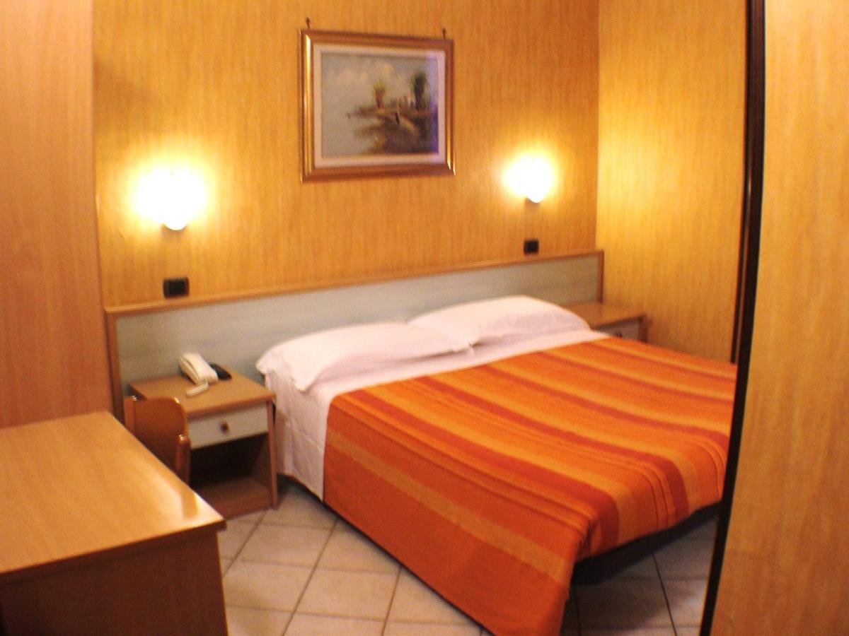 Hotel Isolabella Bussoleno Екстериор снимка